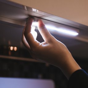 Uppladdningsbar LED-spotlight