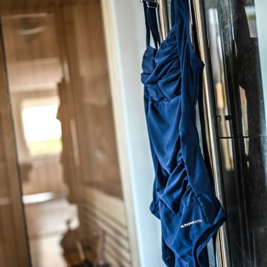 Formande baddräkt med Tummy Control - Klicka på bilden för att stänga