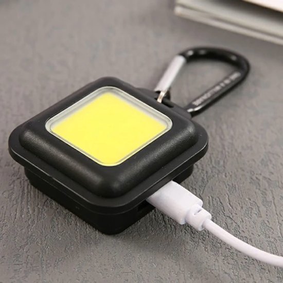 Vattentät outdoor-ficklampa USB - Klicka på bilden för att stänga