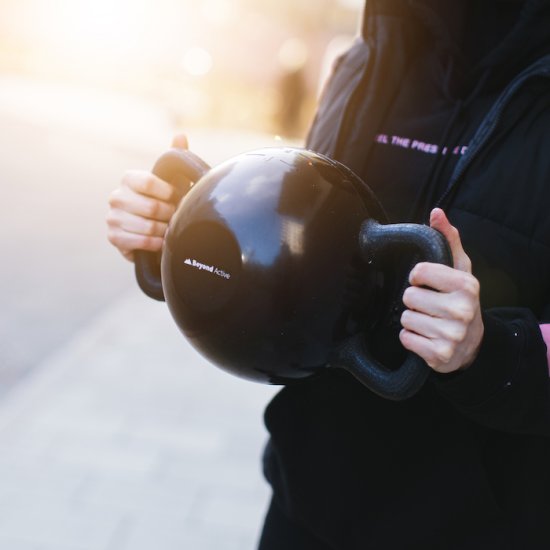 Water Kettlebell med dubbla handtag och justerbar vikt - Klicka på bilden för att stänga