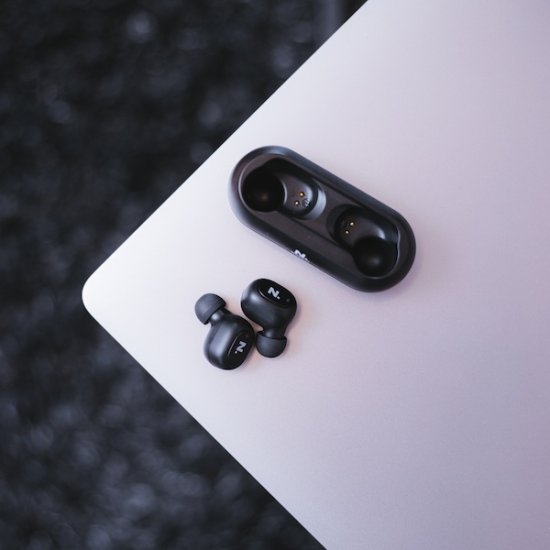 True Wireless Hörlurar - Klicka på bilden för att stänga