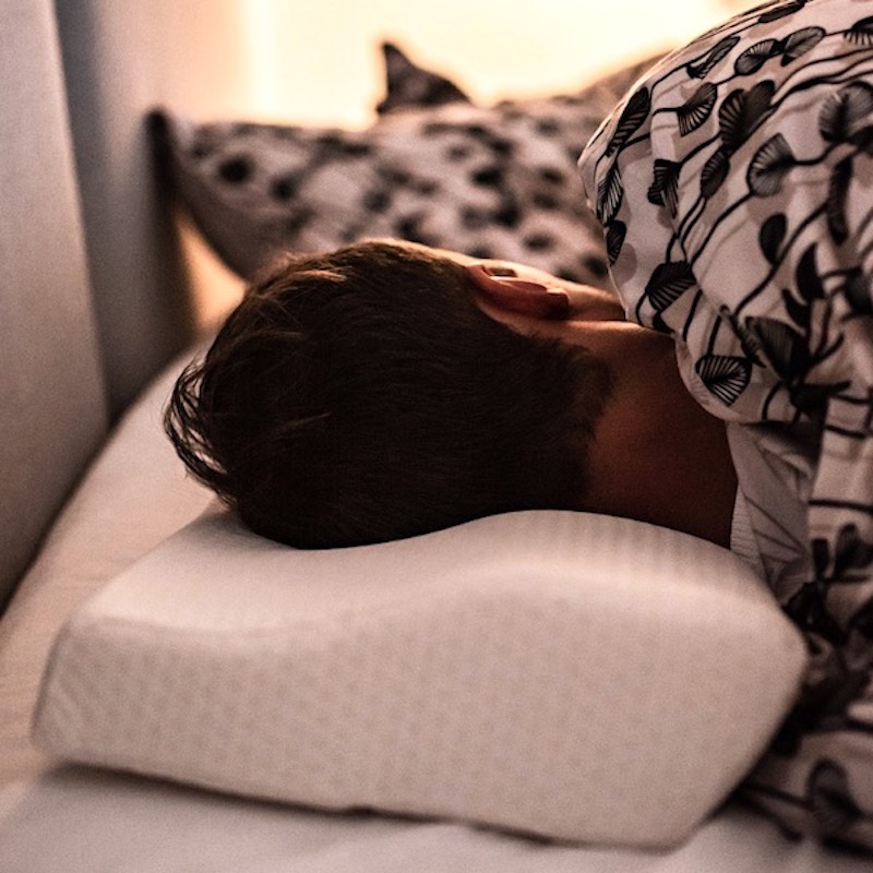 Formande nackkudde med Memory Foam