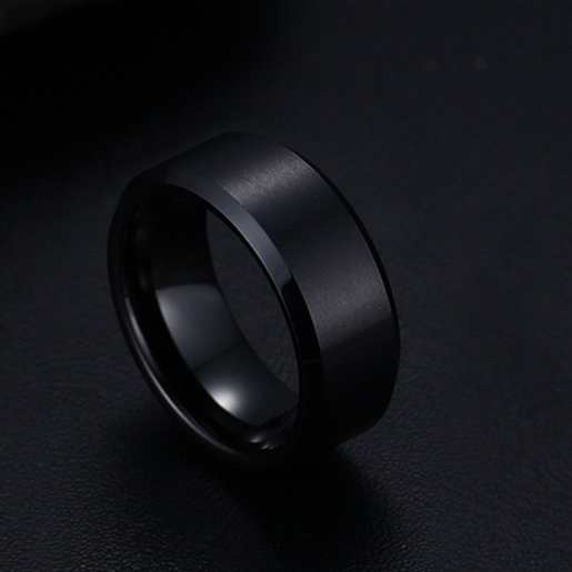 Minimalistisk ring i titanium - Klicka på bilden för att stänga